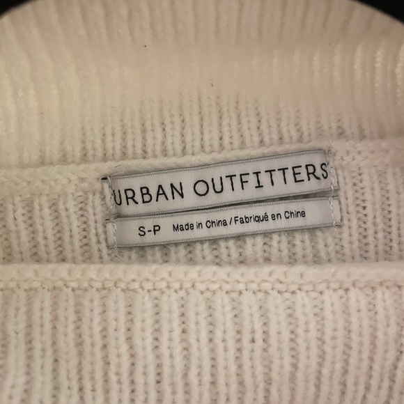 Urban outfitters sweater - Picture 2 of 3